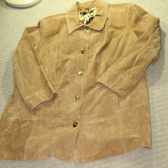 Dennis Basso Size 3X Tan Suede Gold-toned Twist Button Jacket - Picture 2 of 7